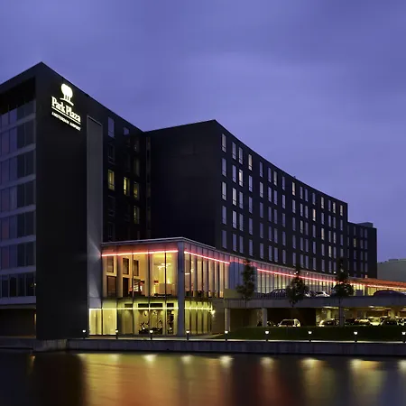 Park Plaza Amsterdam Airport-3